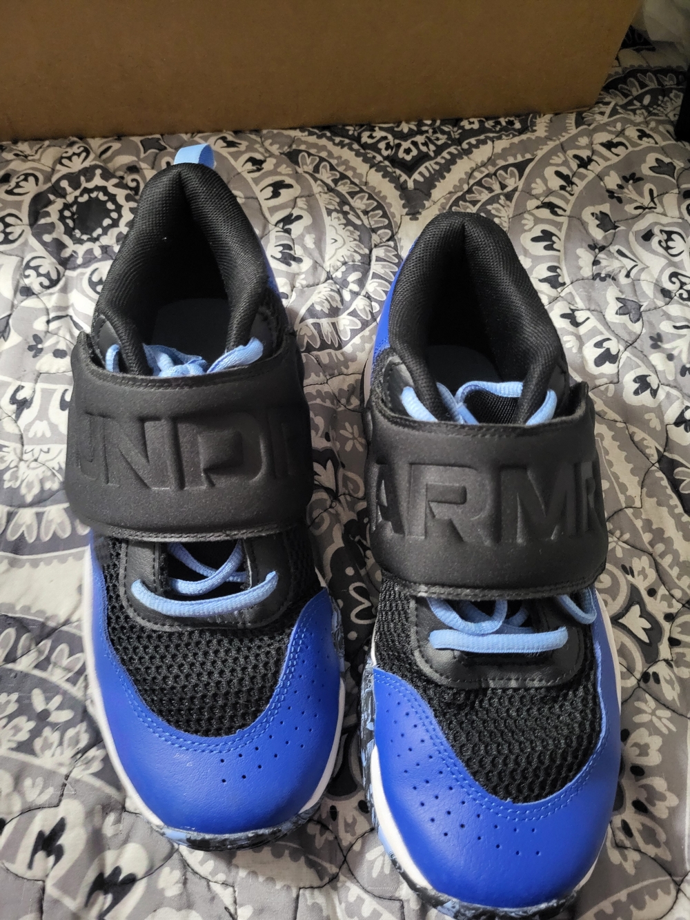 Under Armour Kids Black and Blue Hook-and-Loop Sneakers